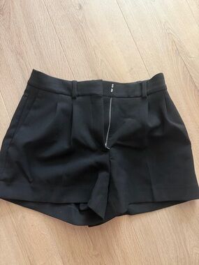 Babaton Pleated Mini